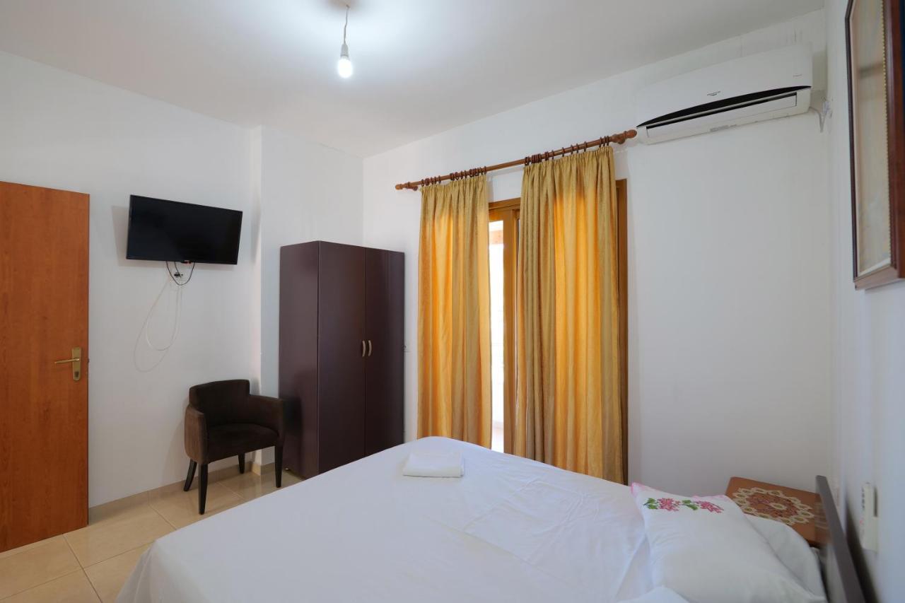 Arijons Apartments Sarandë 外观 照片
